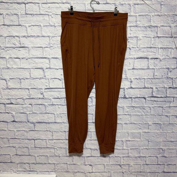 Lululemon Ready to Rulu High-Rise Jogger
Roasted Brown
Size 14 - Picture 2 of 15